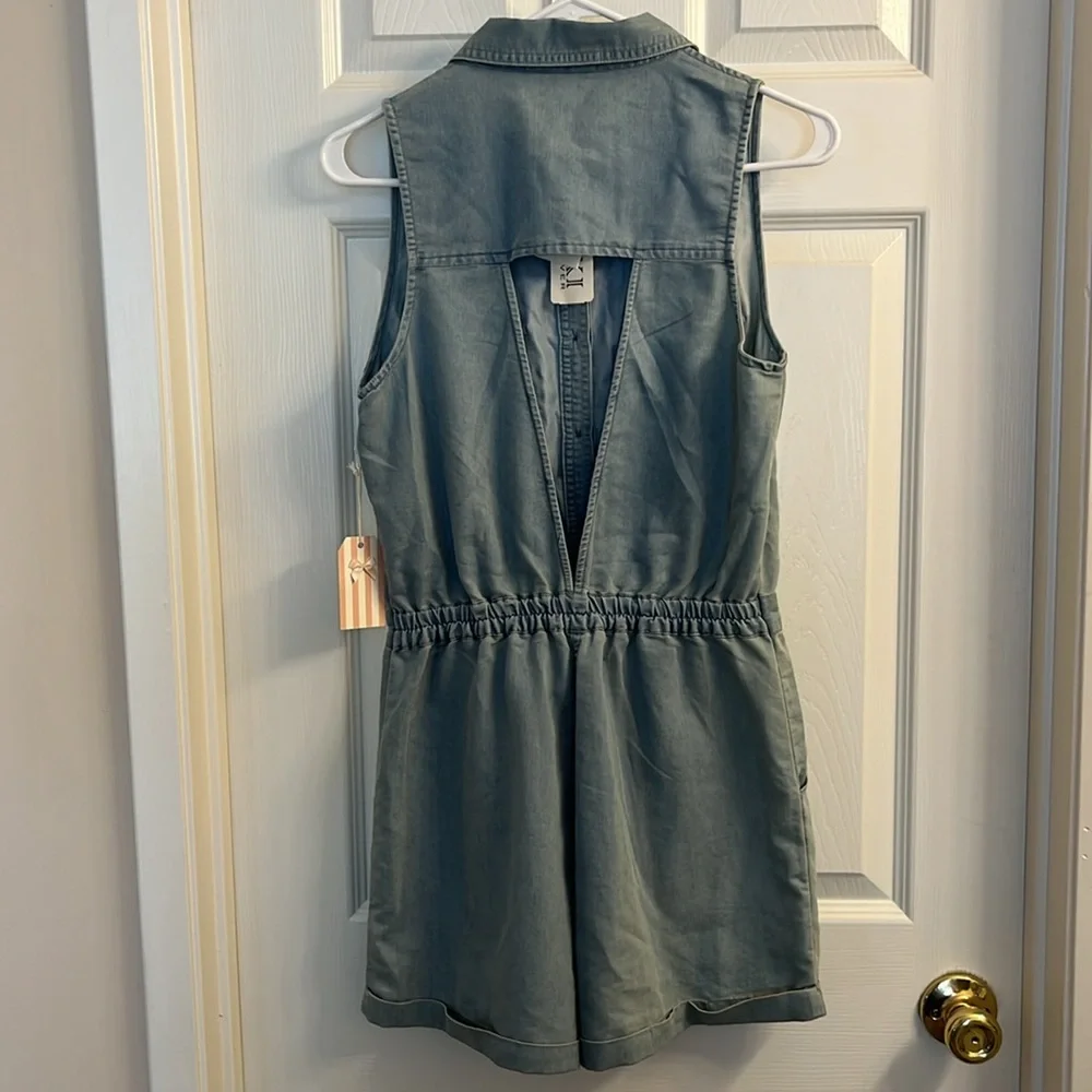 NWT FOREVER 21 denim romper w/pockets - Picture 2 of 9